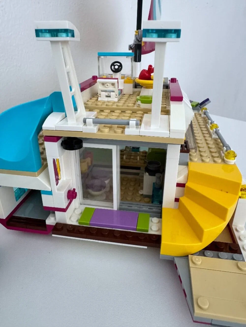 Lego Friends Sunshine Catamaran (#41317, 603 pieces) - Retired Product - Picture 5 of 13